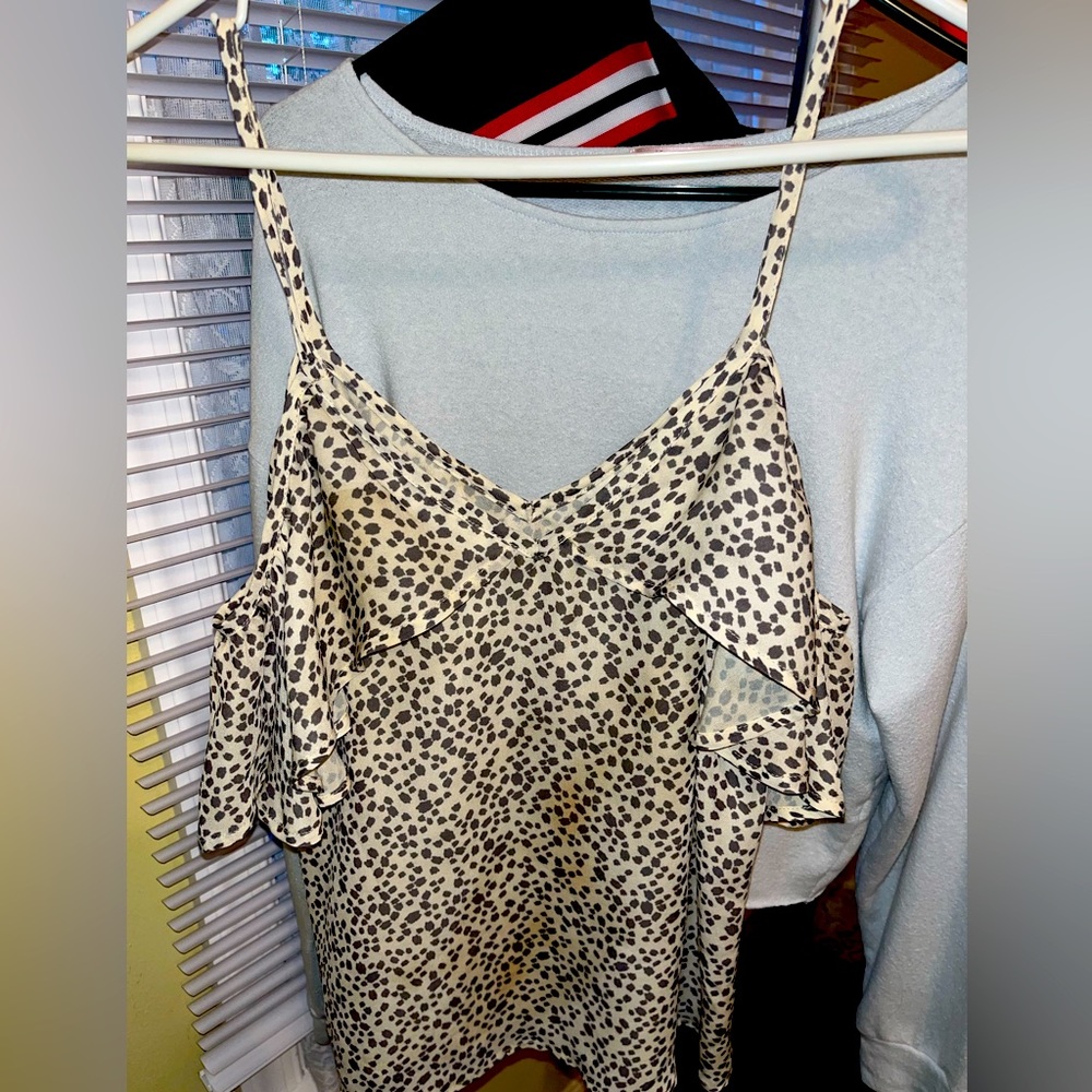 Grayson/ Threads Hello Gorgeous Extra Small Leopard Top *NEVER WORN*